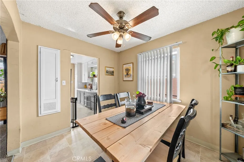 4373 Cherokee, San Diego, CA 92104 Unit 1 dining room