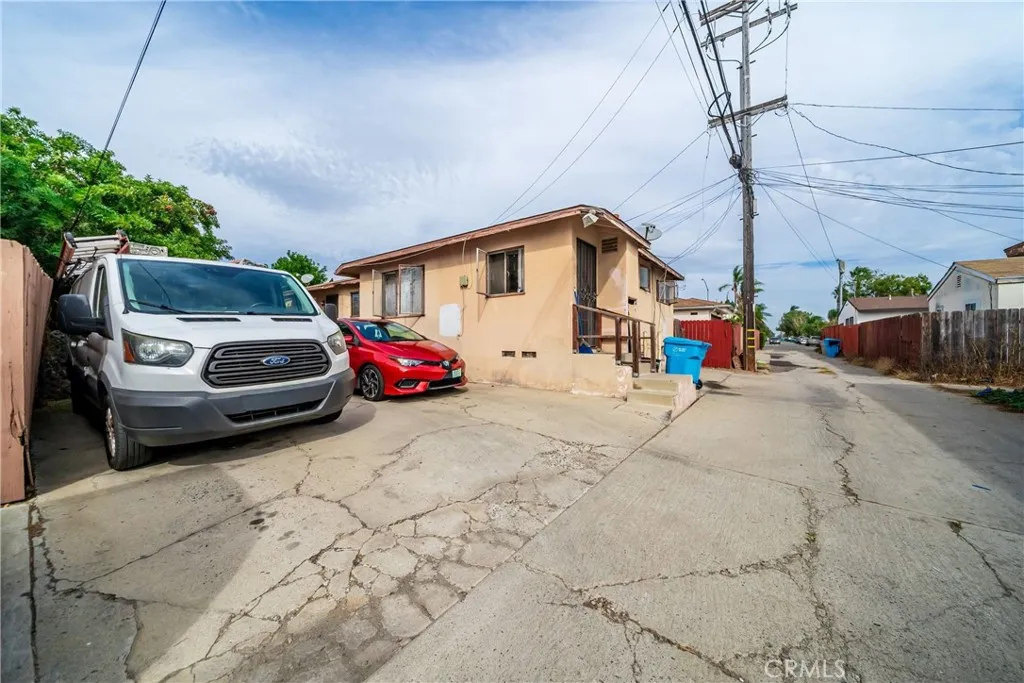 4373 Cherokee, San Diego, CA 92104 Assigned parking for unit 2 and 3
