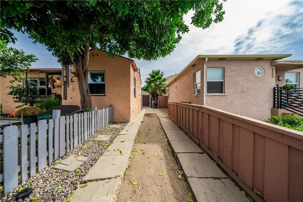 4373 Cherokee, San Diego, CA 92104 Unit 1 Driveway to detached garage