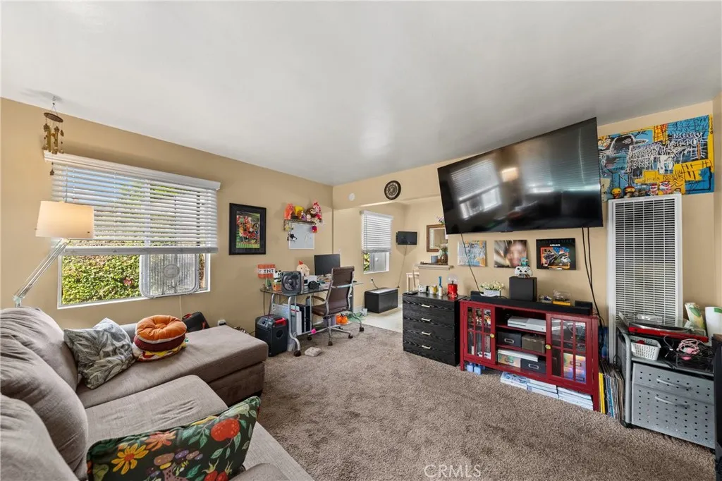 4373 Cherokee, San Diego, CA 92104 Unit 2 living Room