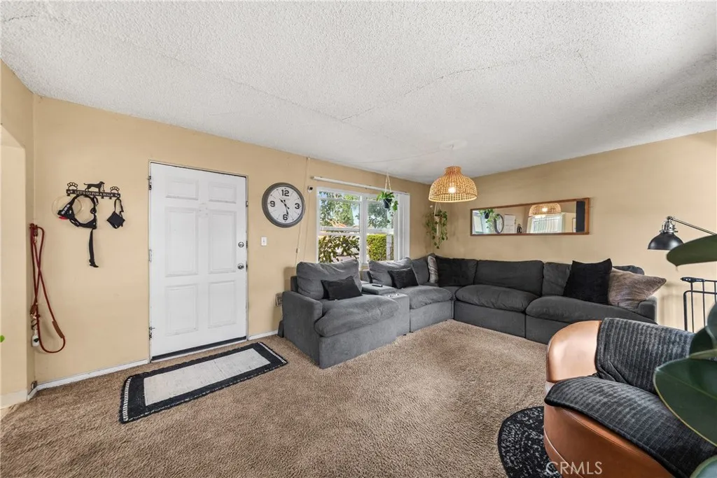4373 Cherokee, San Diego, CA 92104 Unit 2 Living Room