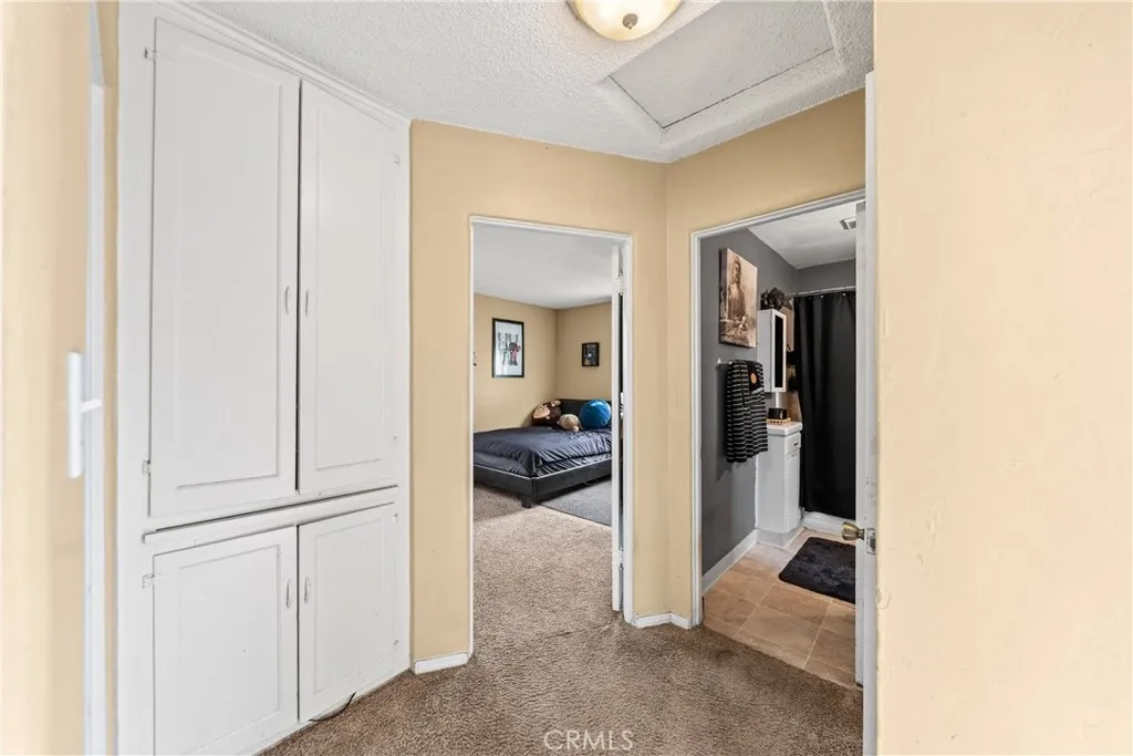 4373 Cherokee, San Diego, CA 92104 Unit 1 hallway