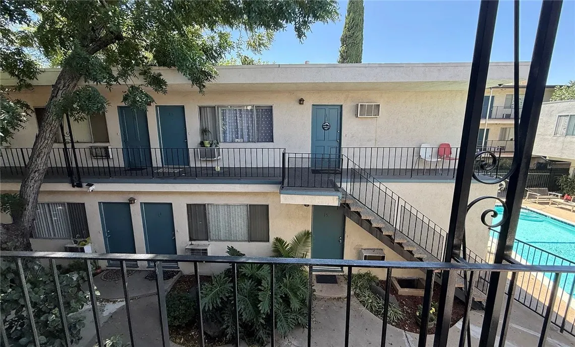 Northridge, CA 91325