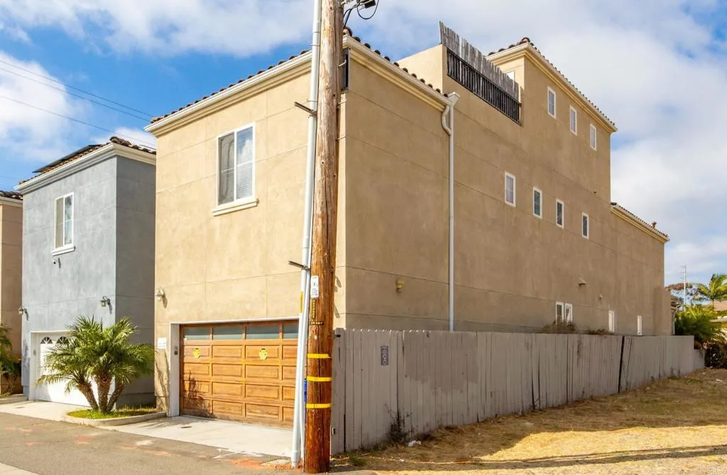https://cdn.realtyfeed.com/cdn/127/307109064/1deeecf2de2fbc2911130cacc56bef67.webp