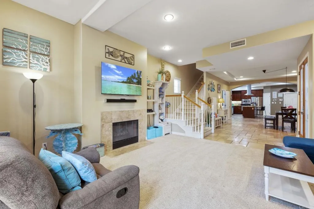 https://cdn.realtyfeed.com/cdn/127/307109064/c79c9b9bfeef873e9f37abb5655b41cf.webp