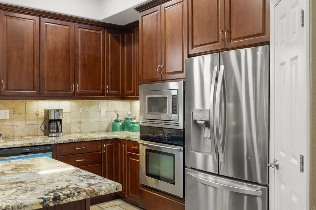 https://cdn.realtyfeed.com/cdn/127/307109064/c8b1eb6284e7e6c961a49b95357249ce.webp