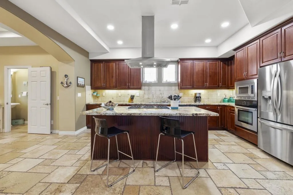 https://cdn.realtyfeed.com/cdn/127/307109064/d0cd796bde84c031811808eb306adad4.webp