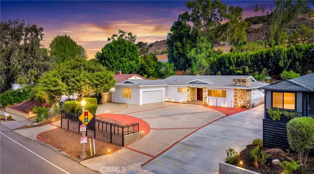 Sherman Oaks, CA 91403