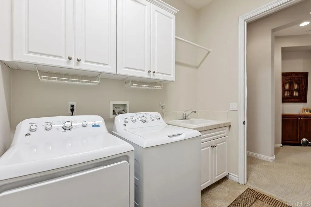 https://cdn.realtyfeed.com/cdn/127/307109129/a6b3ecd4211a49f4fe9fa979ea8bf03c.webp