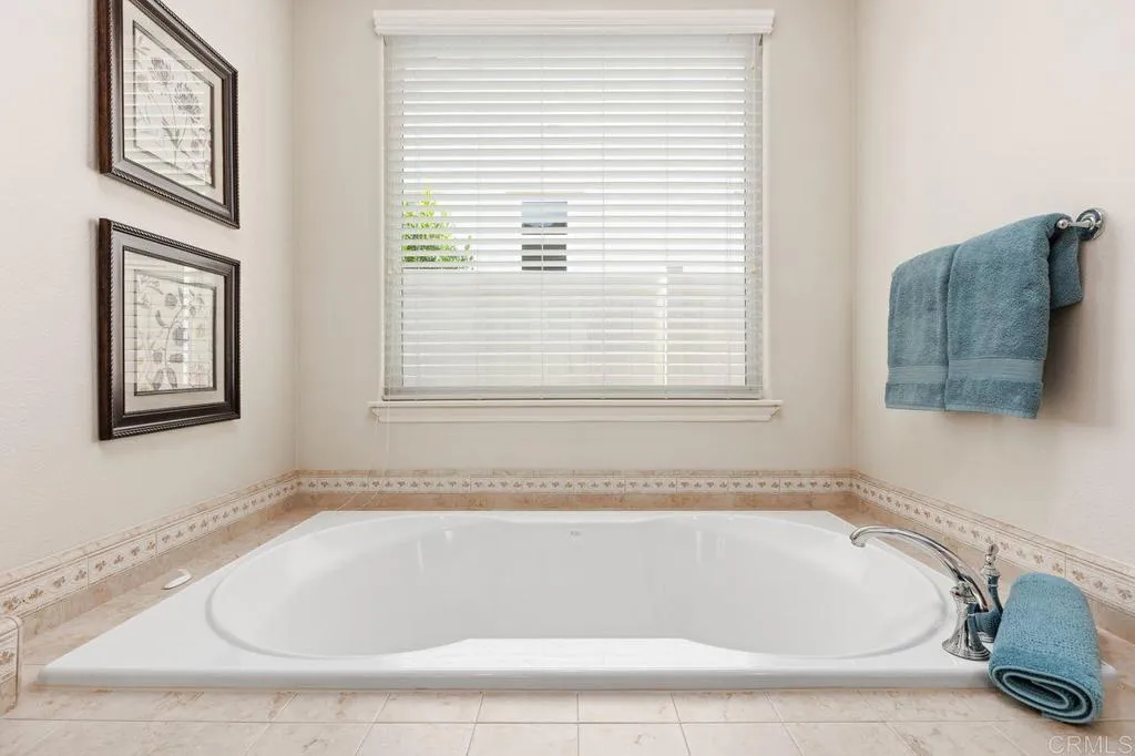 https://cdn.realtyfeed.com/cdn/127/307109129/eb3ed4bb1b43b6a0b85b3b674d701b0f.webp