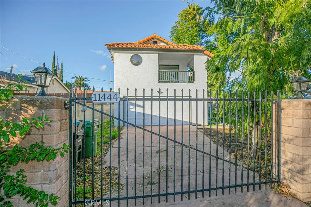 Granada Hills, CA 91344