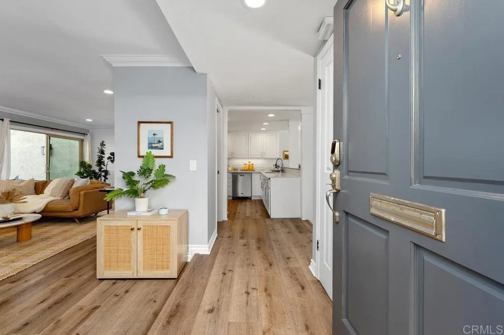 8771 Caminito Sueno, La Jolla, CA 92037
