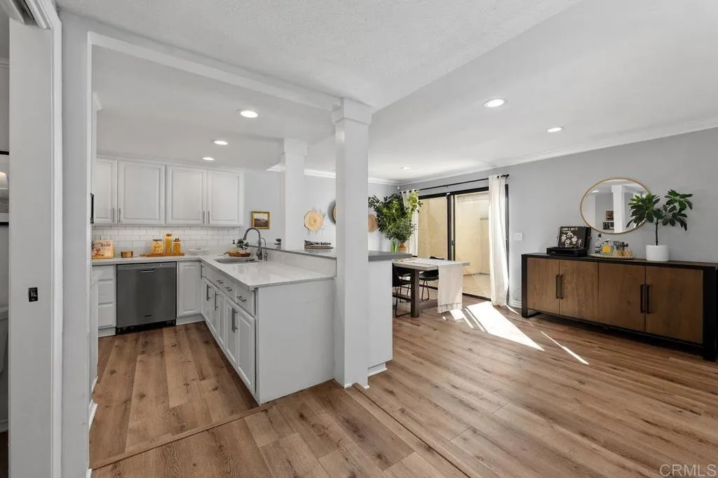 8771 Caminito Sueno, La Jolla, CA 92037