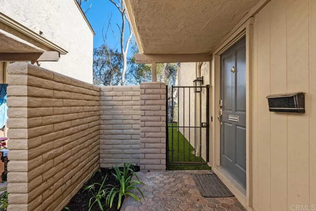 8771 Caminito Sueno, La Jolla, CA 92037