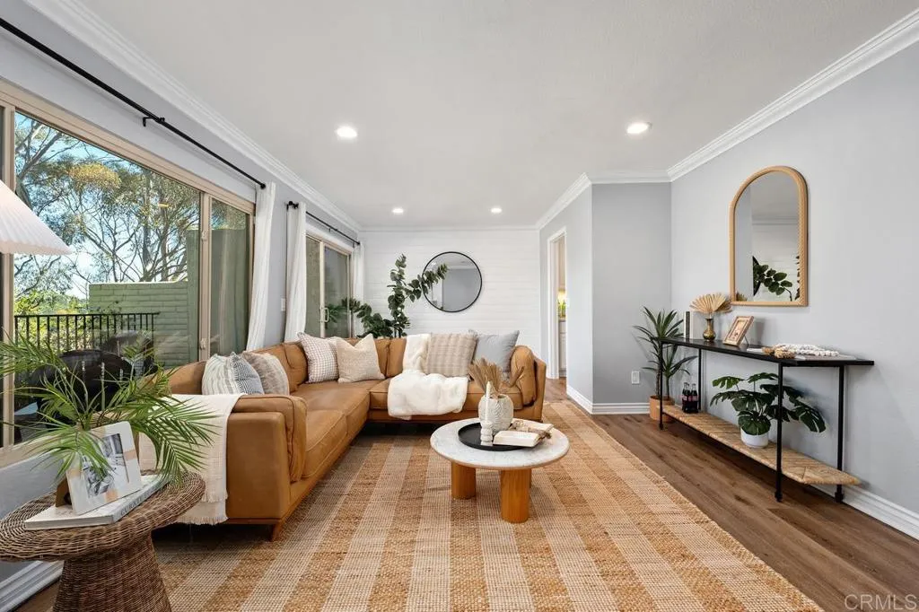 8771 Caminito Sueno, La Jolla, CA 92037