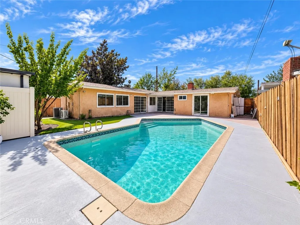 Reseda, CA 91335