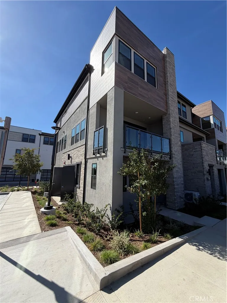 Irvine, CA 92618