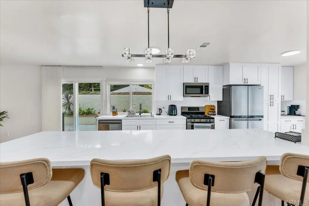819 Arroyo Place, Chula Vista, CA 91910 819 Arroyo Place, Chula Vista, CA 91910