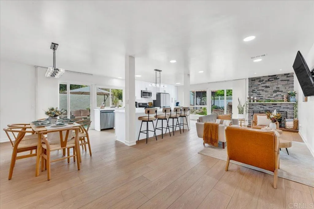 819 Arroyo Place, Chula Vista, CA 91910 819 Arroyo Place, Chula Vista, CA 91910