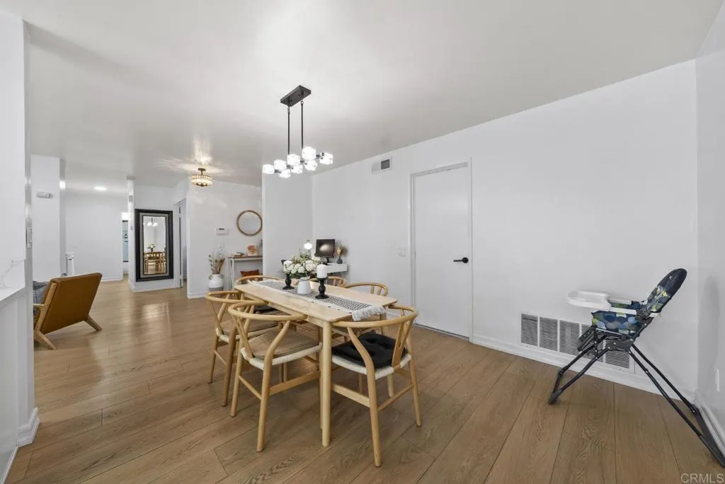 https://cdn.realtyfeed.com/cdn/127/307109378/b68b9357787d1164b257672029c23eec.webp