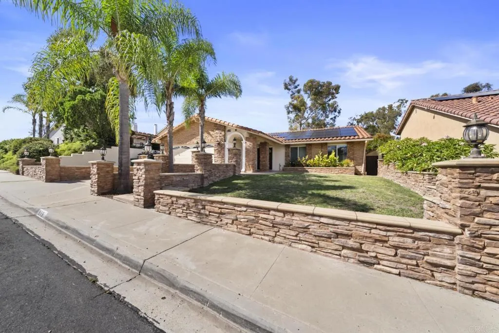 819 Arroyo Place, Chula Vista, CA 91910 819 Arroyo Place, Chula Vista, CA 91910