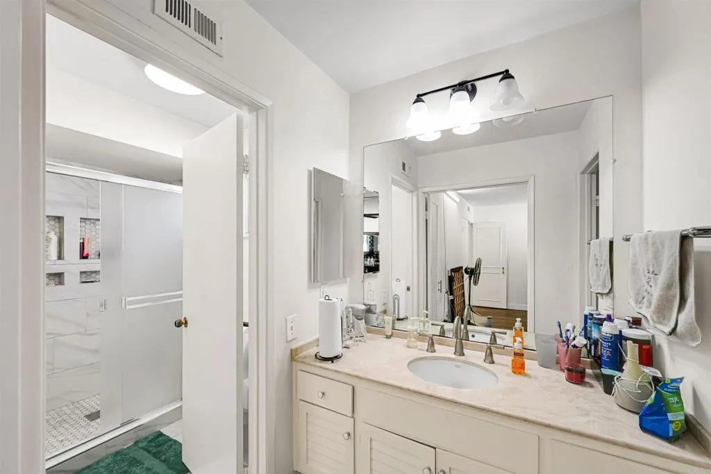 17395 Frondoso Dr, San Diego, CA 92128 17395 Frondoso Dr, San Diego, CA 92128