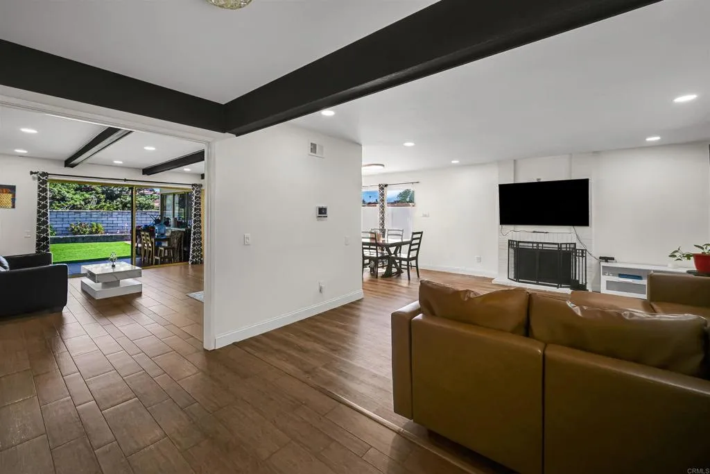17395 Frondoso Dr, San Diego, CA 92128 17395 Frondoso Dr, San Diego, CA 92128