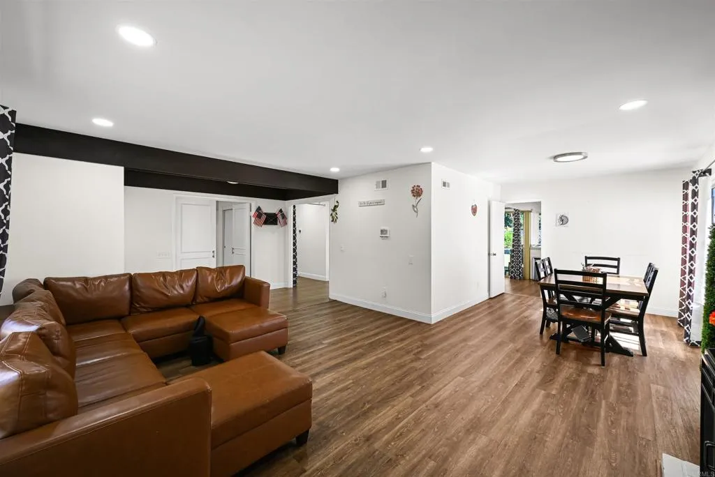 17395 Frondoso Dr, San Diego, CA 92128 17395 Frondoso Dr, San Diego, CA 92128