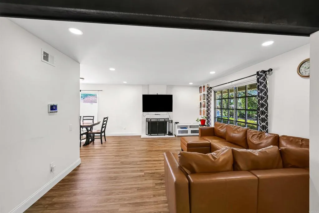 17395 Frondoso Dr, San Diego, CA 92128 17395 Frondoso Dr, San Diego, CA 92128