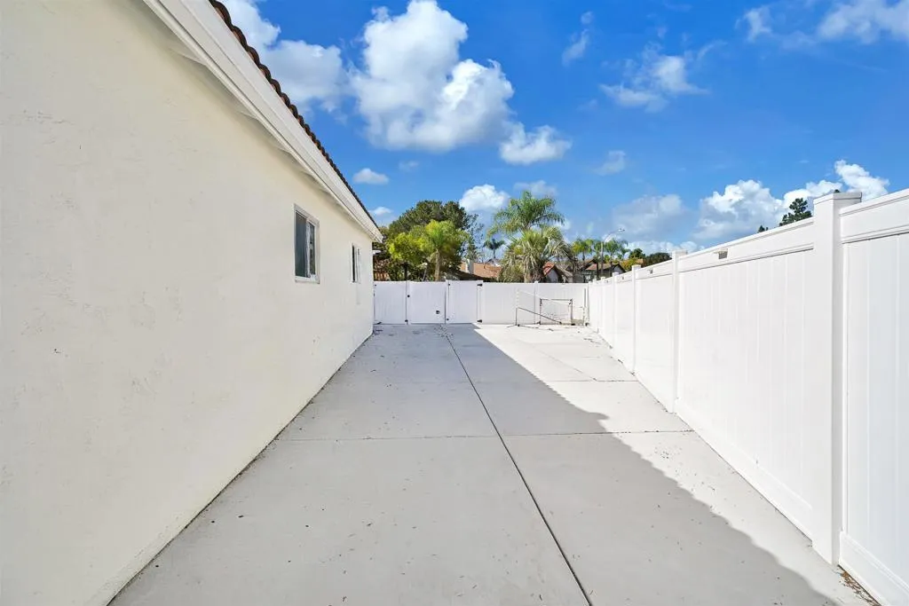17395 Frondoso Dr, San Diego, CA 92128 17395 Frondoso Dr, San Diego, CA 92128