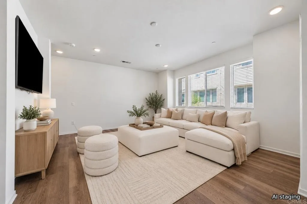 5230 Calle Rockfish, #98, San Diego, CA 92154
