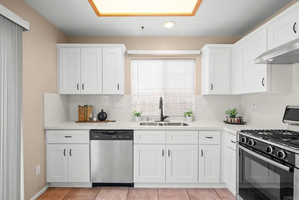 https://cdn.realtyfeed.com/cdn/127/307109620/2afac6c125eb52f7862e43dc8b48d69e.webp