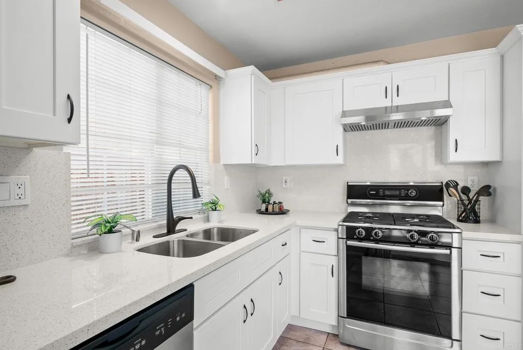 https://cdn.realtyfeed.com/cdn/127/307109620/aaf0bb9bf97c75398d59e7d2f3739ece.webp