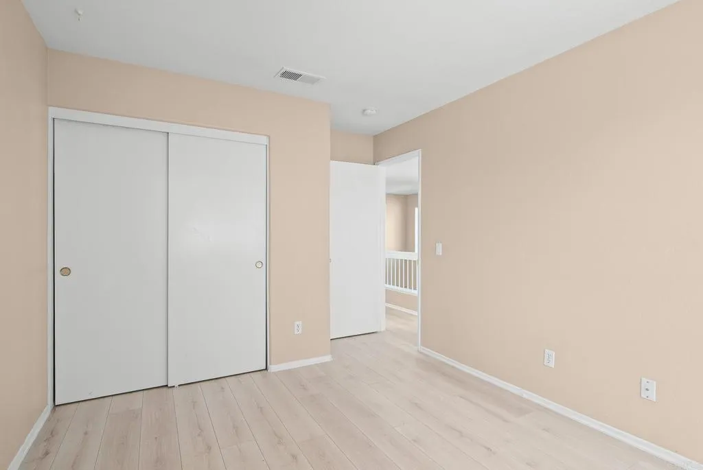 https://cdn.realtyfeed.com/cdn/127/307109620/d5c81f6803aeb6aaf42352c1b79e83df.webp