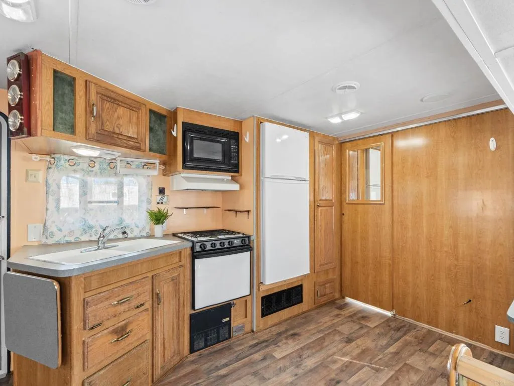 https://cdn.realtyfeed.com/cdn/127/307109658/70614e0d886648eb64c41625fa472f4f.webp