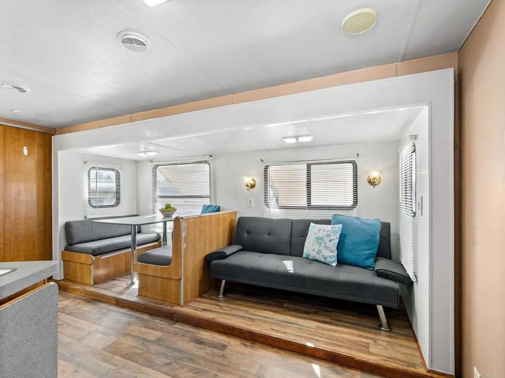 https://cdn.realtyfeed.com/cdn/127/307109658/bc8d4437436dbad9e551fca53290227c.webp