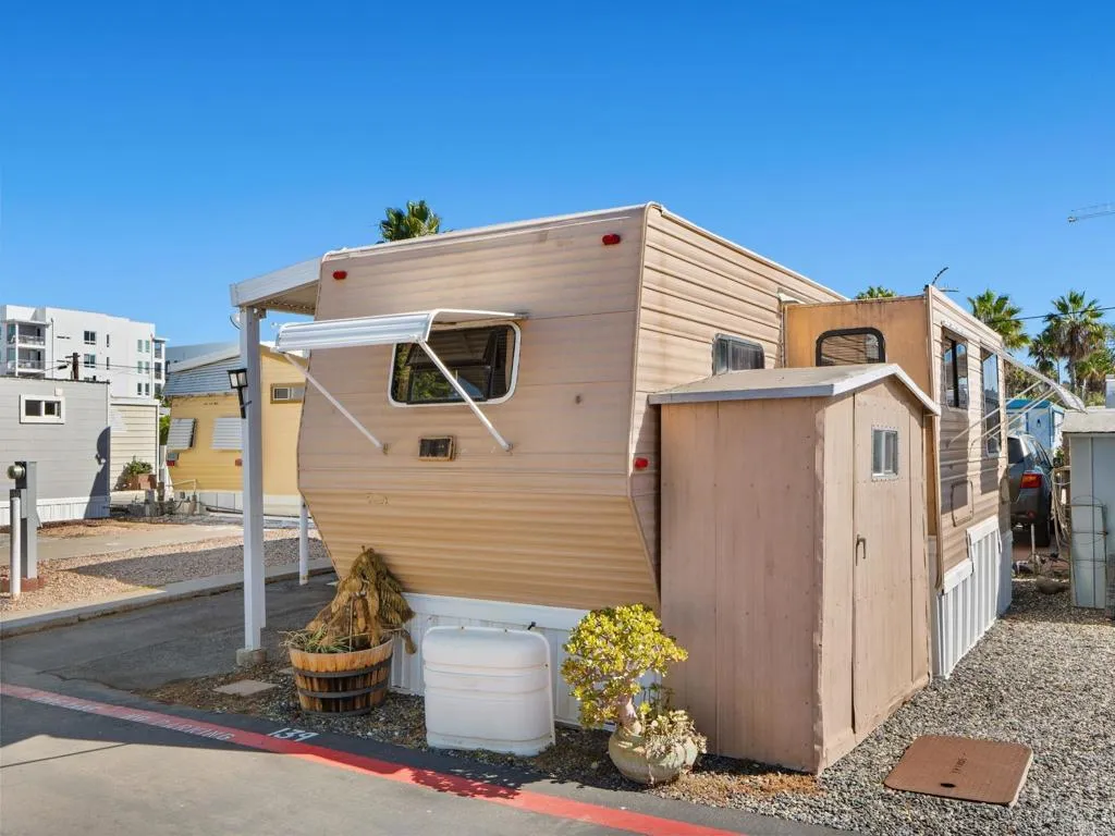 https://cdn.realtyfeed.com/cdn/127/307109658/c16e1537ca2cbf057ddbb4bf7b52d628.webp