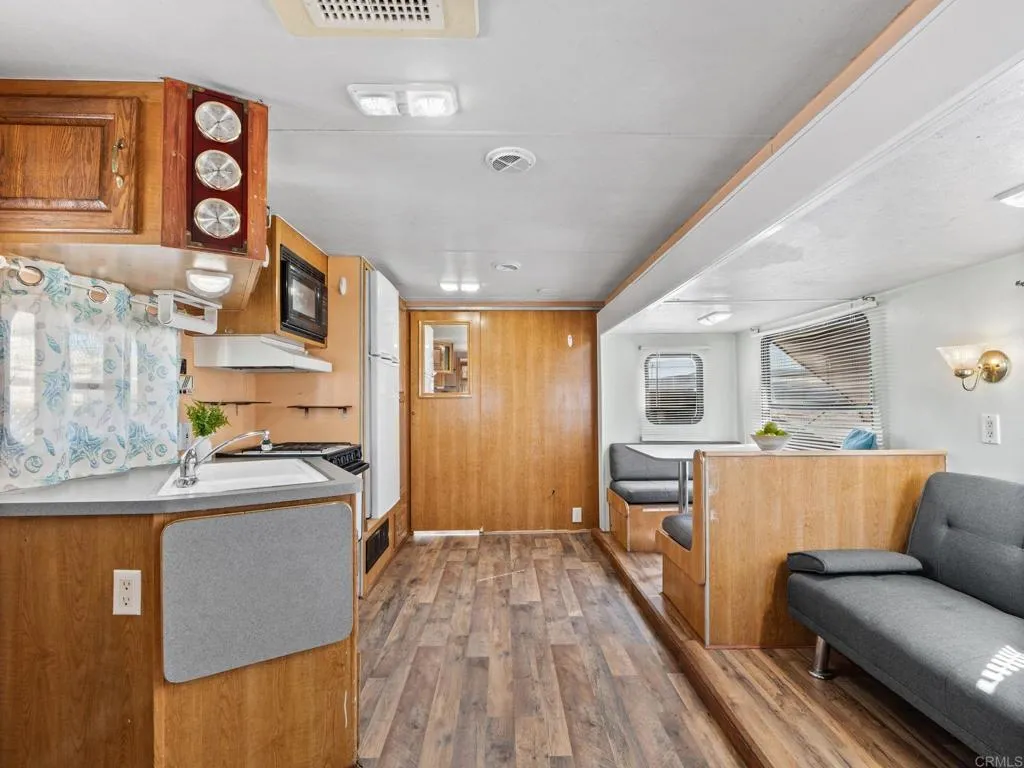 https://cdn.realtyfeed.com/cdn/127/307109658/f0c882a5b4bb32a934a30ec66d49e5cb.webp