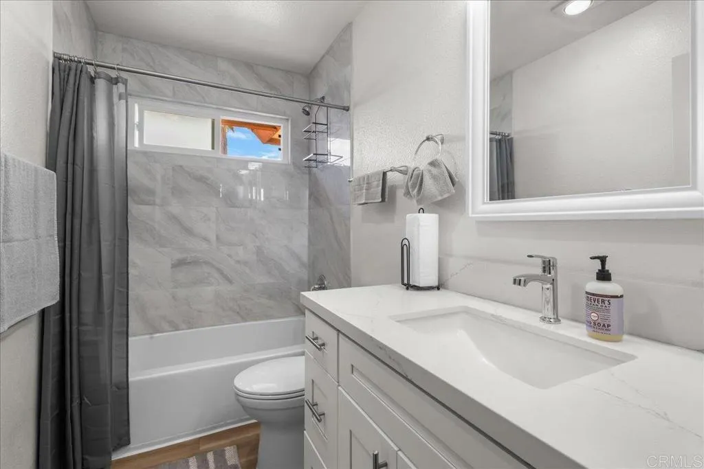 573 Park Way, #6, Chula Vista, CA 91910 573 Park Way, #6, Chula Vista, CA 91910
