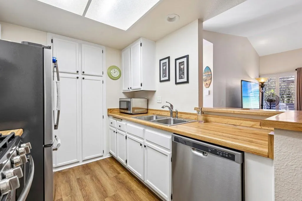 1091 Shadowridge Drive, #114, Vista, CA 92081 1091 Shadowridge Drive, #114, Vista, CA 92081