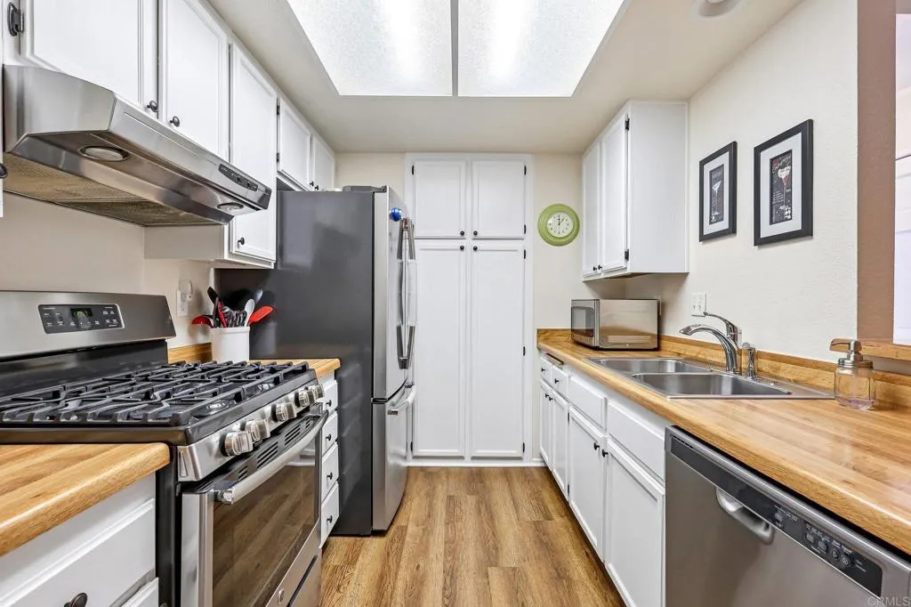 1091 Shadowridge Drive, #114, Vista, CA 92081 1091 Shadowridge Drive, #114, Vista, CA 92081