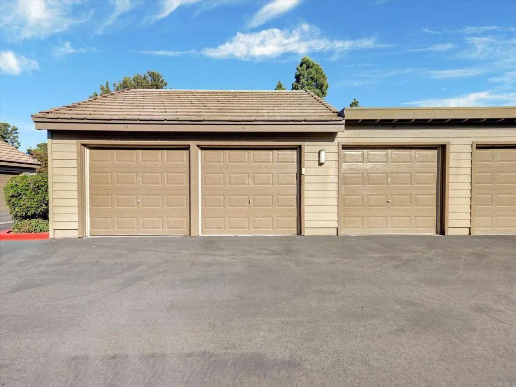 1091 Shadowridge Drive, #114, Vista, CA 92081 1091 Shadowridge Drive, #114, Vista, CA 92081