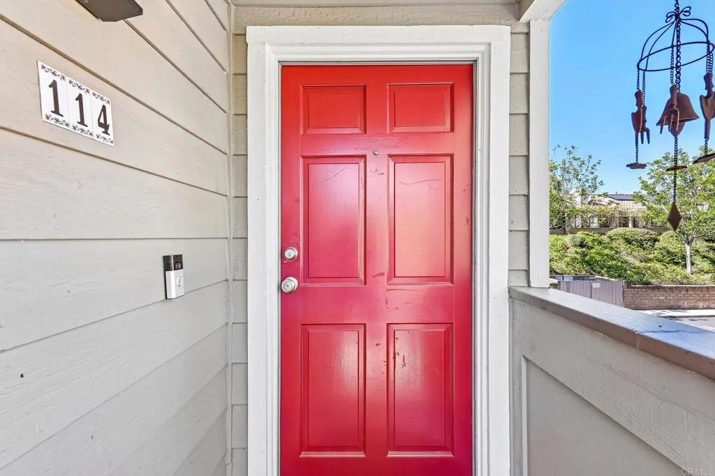 1091 Shadowridge Drive, #114, Vista, CA 92081
