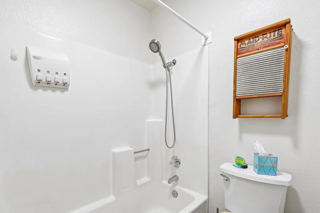 1091 Shadowridge Drive, #114, Vista, CA 92081
