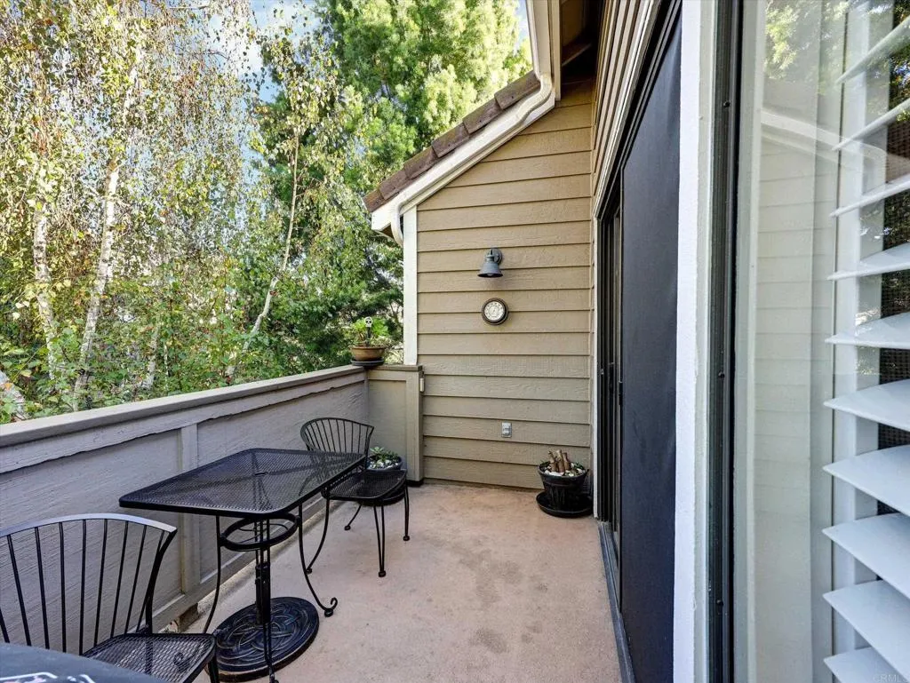 1091 Shadowridge Drive, #114, Vista, CA 92081 1091 Shadowridge Drive, #114, Vista, CA 92081