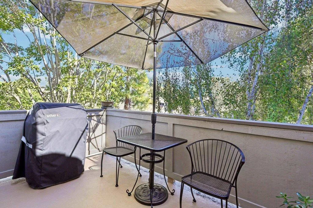 1091 Shadowridge Drive, #114, Vista, CA 92081 1091 Shadowridge Drive, #114, Vista, CA 92081