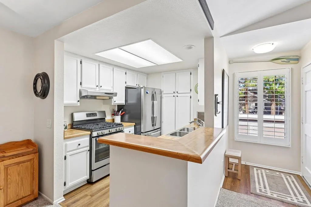 1091 Shadowridge Drive, #114, Vista, CA 92081 1091 Shadowridge Drive, #114, Vista, CA 92081