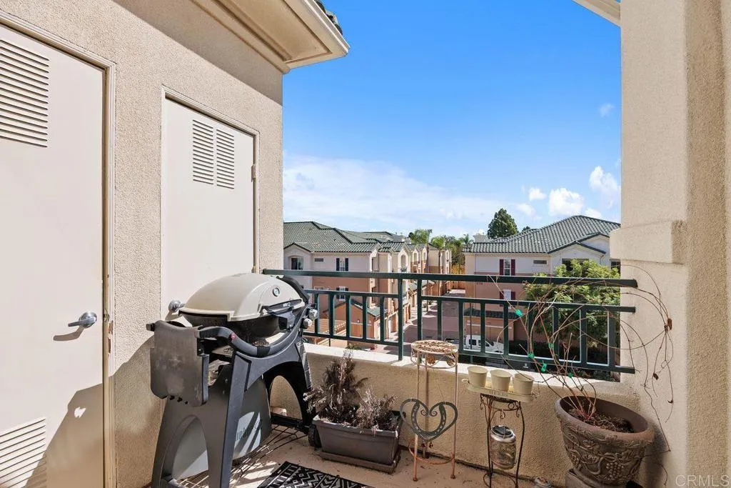 12366 Carmel Country Road, #305, San Diego, CA 92130 12366 Carmel Country Road, #305, San Diego, CA 92130