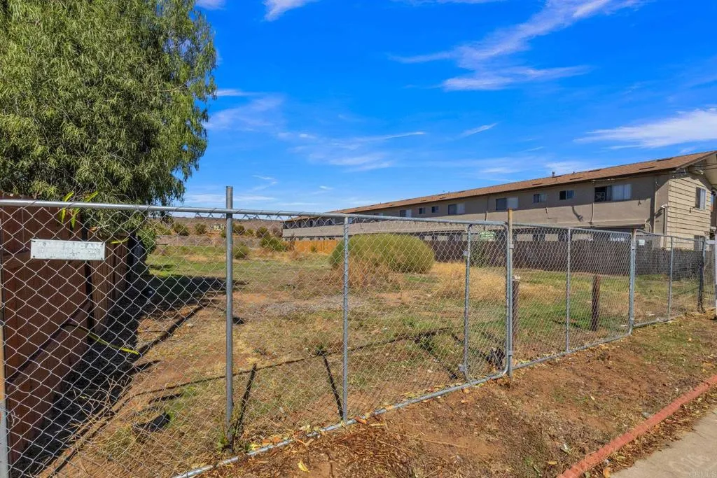 1424 Oakdale Ave, El Cajon, CA 92021 1424 Oakdale Ave, El Cajon, CA 92021