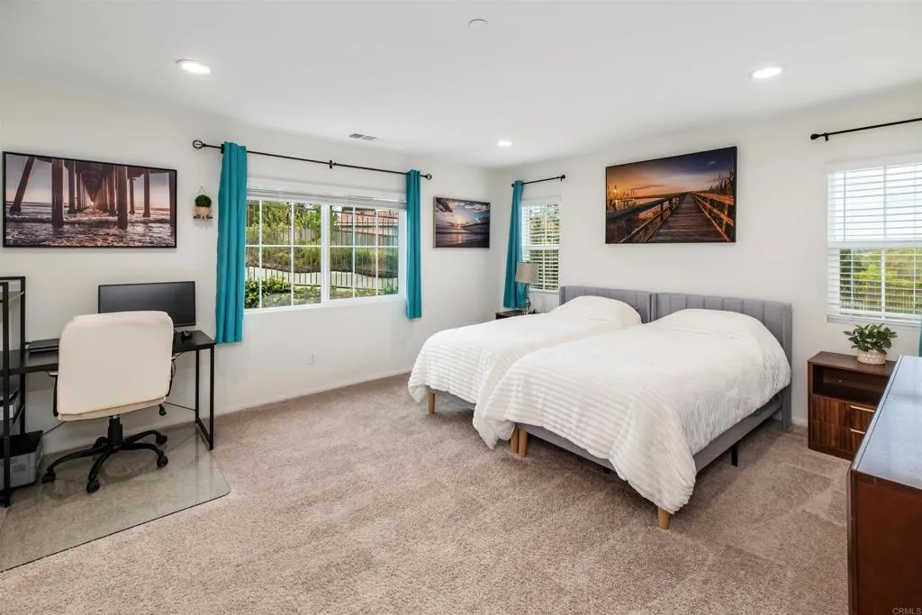 275 Camellia Way, Vista, CA 92083